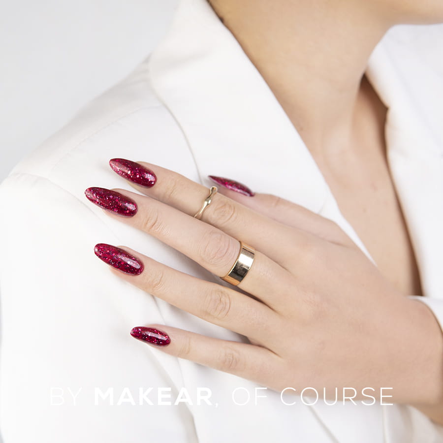Makear S61 Cherry Star - swatch wiśniowego lakieru hybrydowego z różowo-srebrnym brokatem, 8 ml