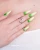Makear S68 - chłodna półtransparentna zieleń z heksagonalnymi drobinami, manicure hybrydowy, 8 ml