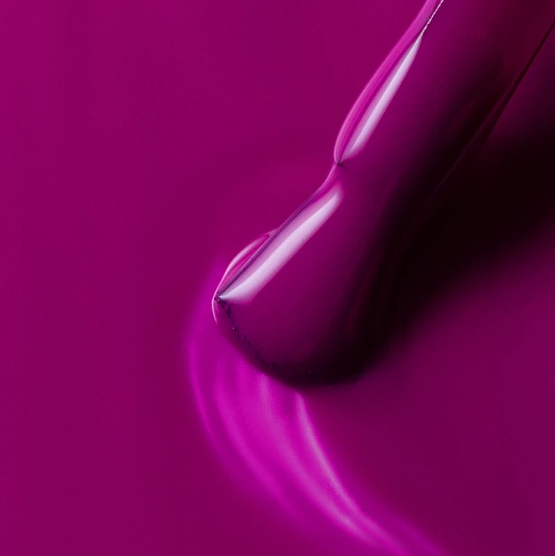 Lacogel Fuchsia Flame nr 804 - zbliżenie na intensywną nasyconą fuksję, kremowe pełne krycie