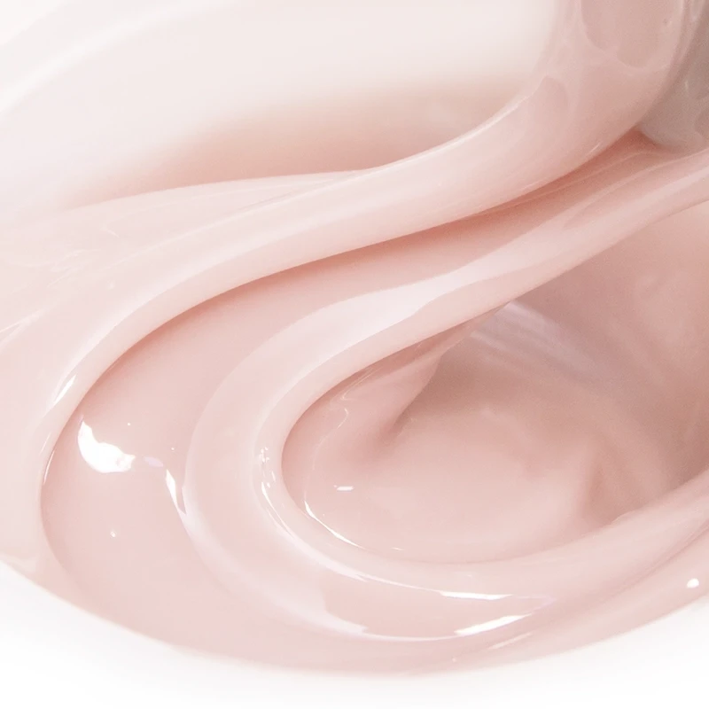 Candy Ivory Beige 15 g - żel budujący kamuflaż w mleczno-beżowym odcieniu kości słoniowej, zbliżenie konsystencji