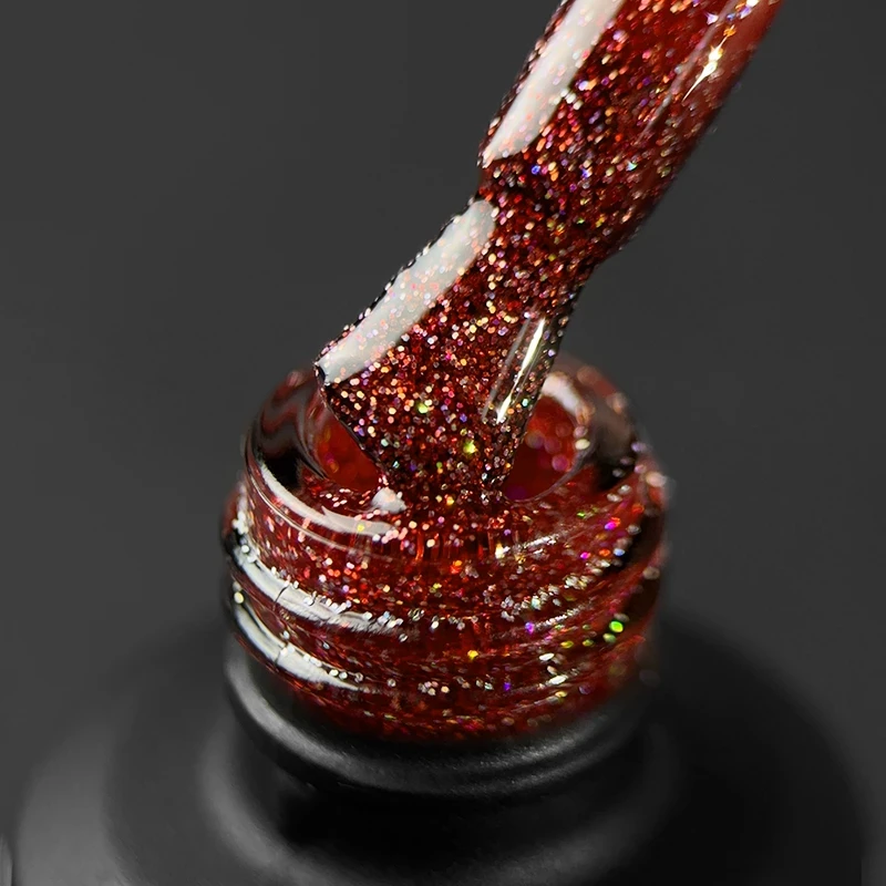 Lacogel Ho Ho Hot! nr 942 - zbliżenie na intensywną czerwień z holograficznym shimmerem
