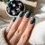 Lacogel Nie Ma Lipy, Jest Jodła! nr 945 - manicure w nasyconej butelkowej zieleni bez drobinek