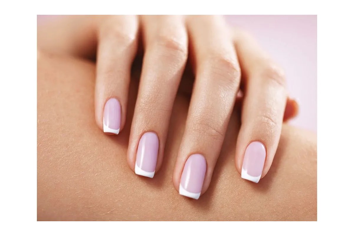 Mega Base Lily Pink 15 ml - różowy french manicure na naturalnej płytce, baza budująca Victoria Vynn