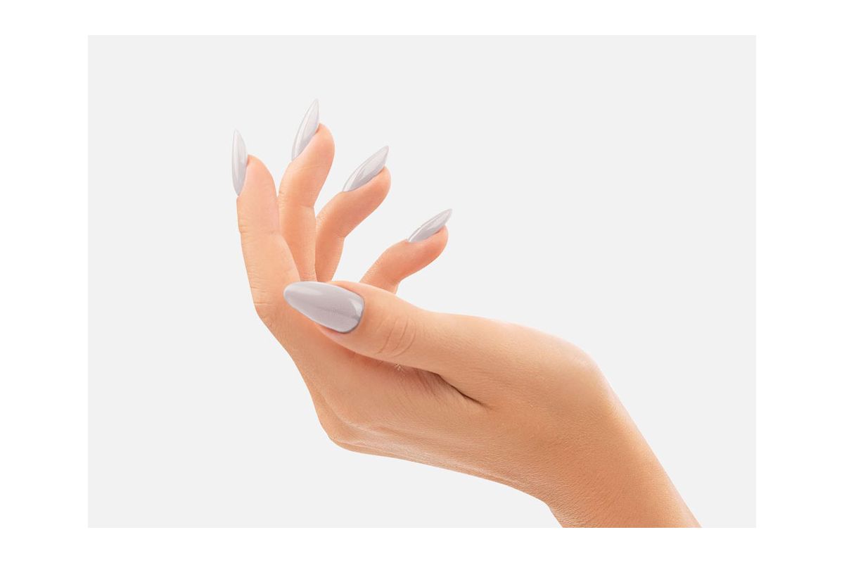 Swatch koloru lakieru hybrydowego Victoria Vynn Pure 199 Smart Elegance na paznokciach