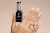 Victoria Vynn GEL POLISH 472 Pearlover - perłowy manicure na paznokciach z butelką lakieru hybrydowego 8ml