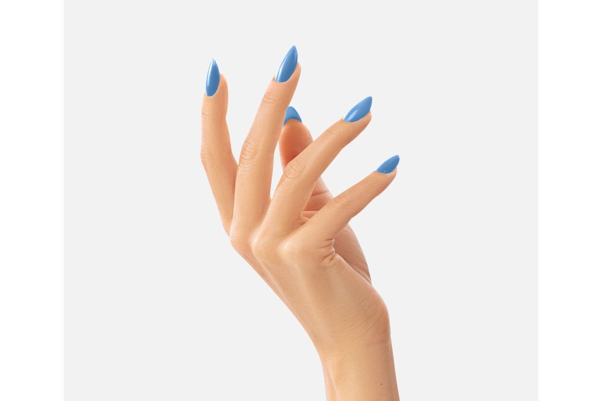 Lakier hybrydowy Victoria Vynn 075 Sea Breeze - pełnokryjący świeży błękit na opalonej skórze, manicure SochaNails