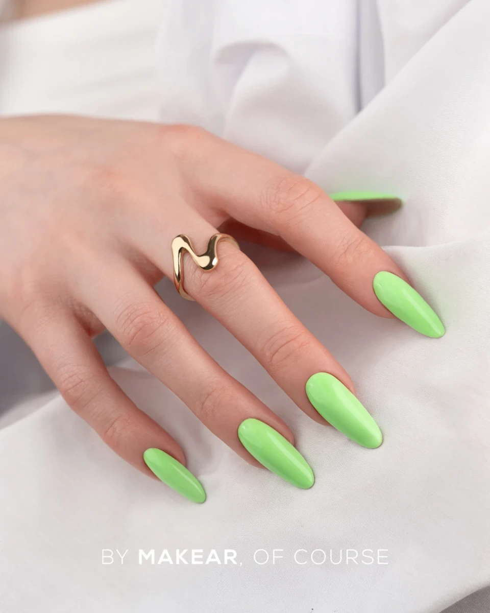 Makear N42 pastelowy neonowy limonkowy - kadr koloru na paznokciach, Neon Candy