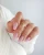 Stylizacja paznokci Claresa Tropical Escape 7 - rozowy brokatowy manicure