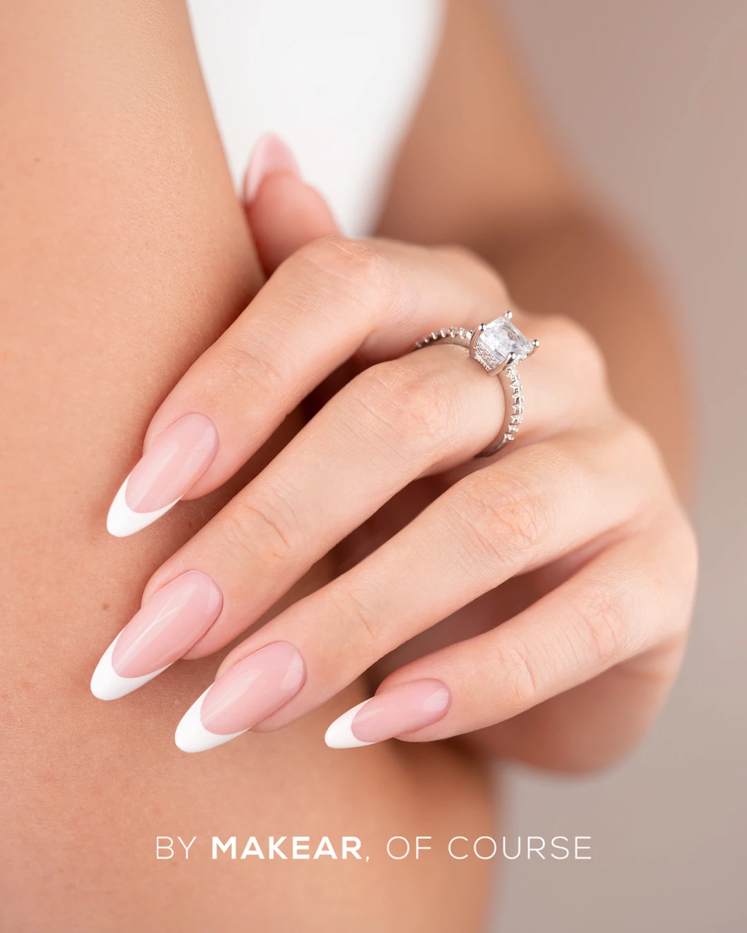 French manicure na bazie Makear 604 Milky French - liliowy roz z bialym usmiechem