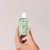 Yokaba Protection Gel 30 ml trzymany w dłoni, widoczna kompaktowa skala buteleczki