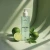 Yokaba Protection Gel 300 ml obok limonek i mięty, zapach soczystej limonki z nutą świeżej mięty