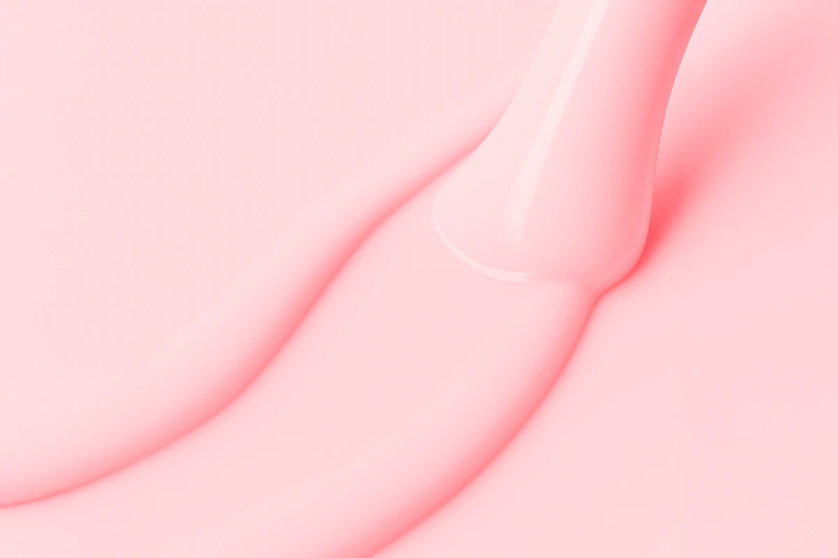 Victoria Vynn Liquid Poly Gel 03 Pink Fog, zbliżenie na konsystencję płynnego akrylożelu