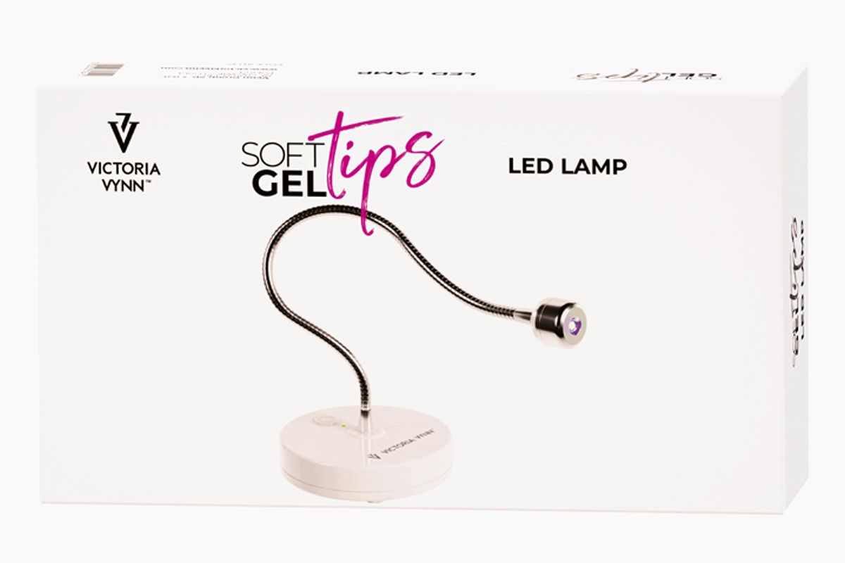 Opakowanie lampy LED Victoria Vynn Soft Gel Tips ujęte pod kątem, widoczny front i bok pudełka