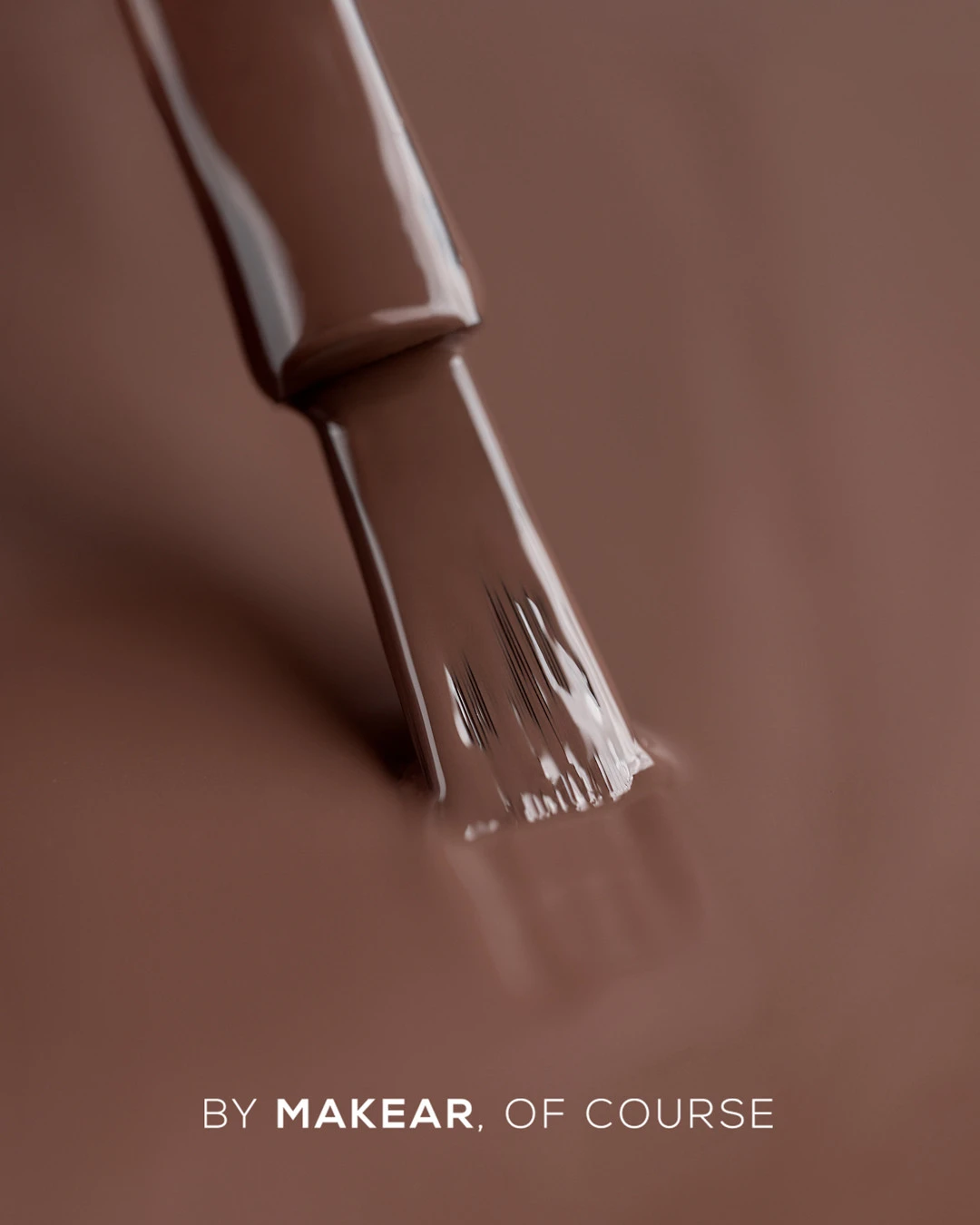Makear lakier hybrydowy 965 - makro pędzelka w lakierze hybrydowym w kolorze mocha, 8 ml