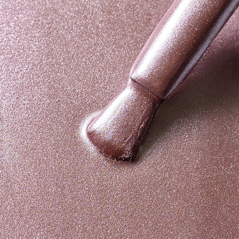 Lakier do stempli Elarto Stamp Nail Polish Soft Rose Shimmer 7 ml, różowy, zbliżenie pędzelka na drobinkach shimmer
