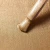 Lakier do stempli Elarto Stamp Nail Polish Champagne Shimmer 7 ml, szampański, zbliżenie pędzelka na drobinkach shimmer