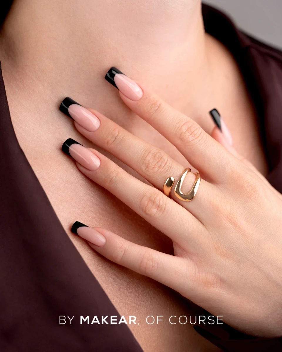 Czarny french na długich paznokciach wykonany French Manicure Gel Black FG14 Makear