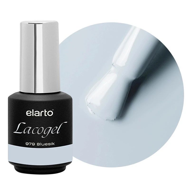 Elarto Lakier hybrydowy Lacogel Bluesik nr 979 7ml - czarna butelka ze srebrną nakrętką i etykietą 979 Bluesik obok okrągłego kadru z pędzelkiem w kolorze bardzo jasnego, chłodnego błękitu z mleczną nutą