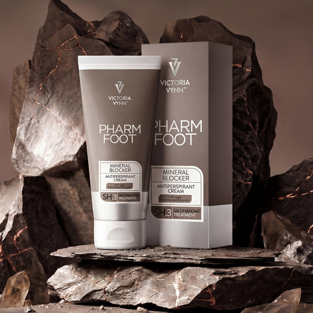 Tubka kremu MINERAL BLOCKER Pharm Foot 75 ml z pudełkiem na tle skał