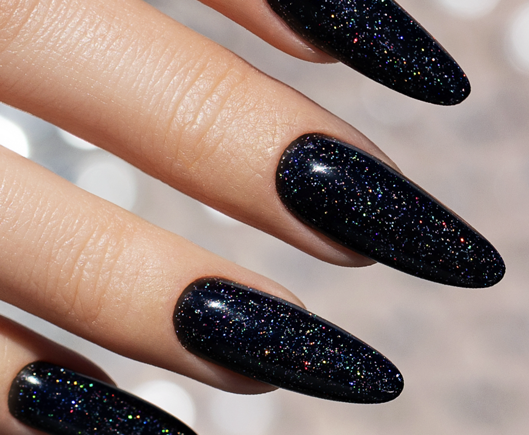 top-hybrydowy-victoria-vynn-gel-polish-top-holo-shimmer-no-wipe-bez-przemywania-8-ml-stylizacja.png