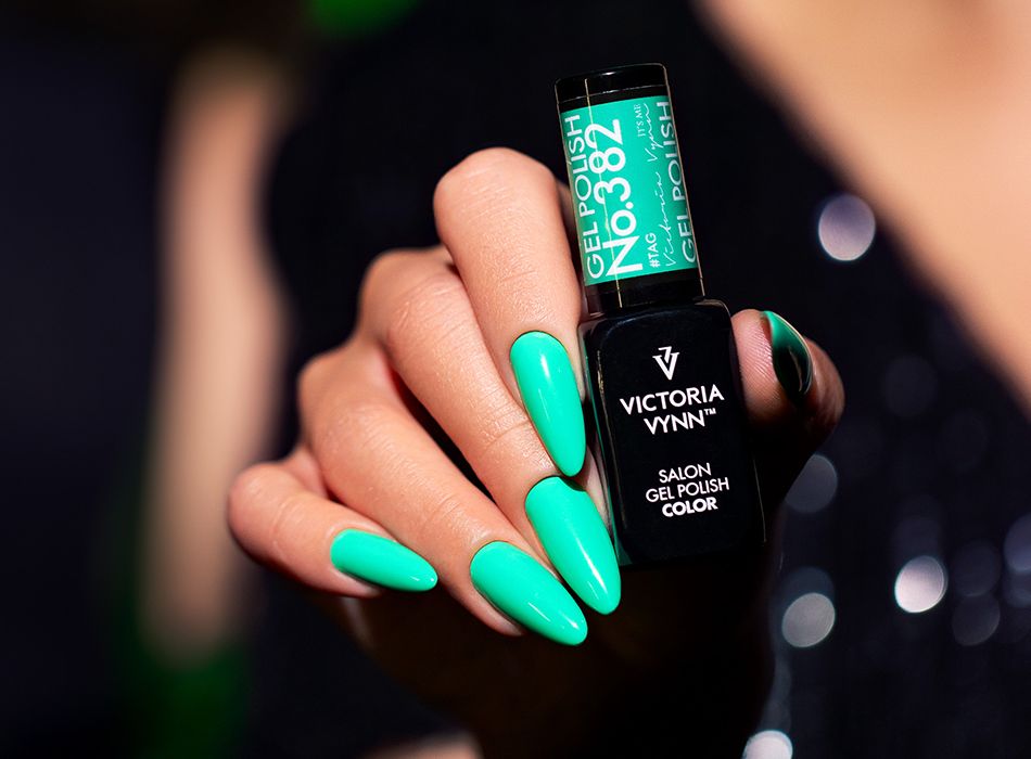 lakier-hybrydowy-victoria-vynn-gel-polish-382-tag-8-ml-stylizacja.jpg