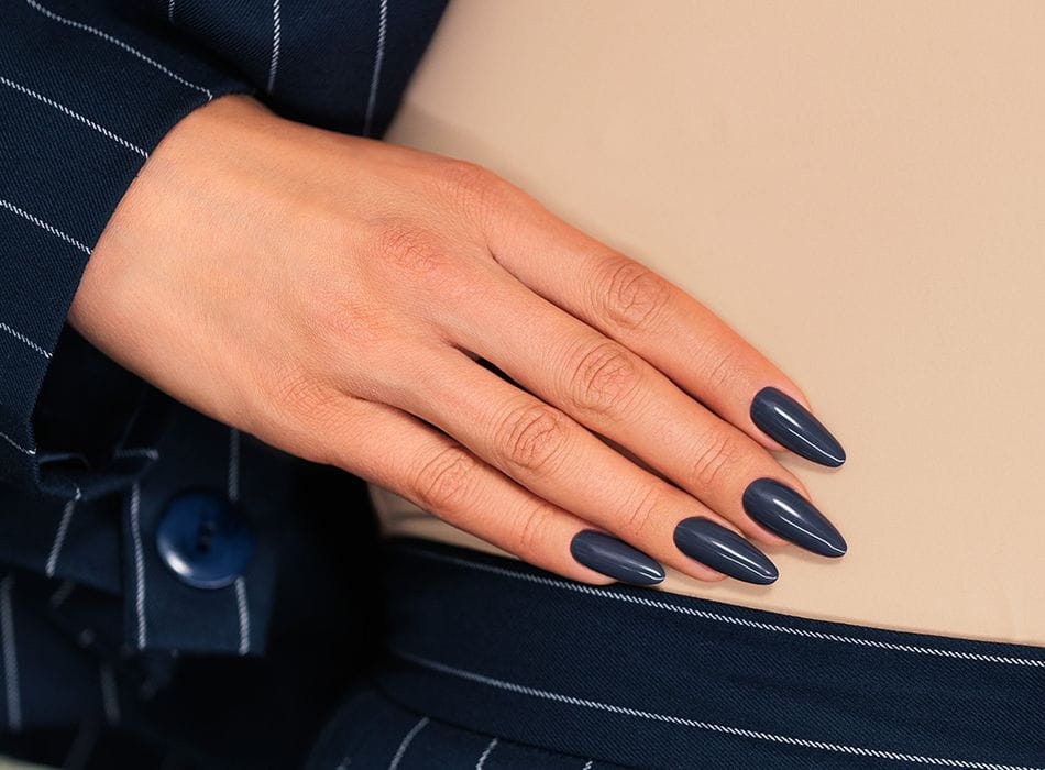 gel-polish-lakier-hybrydowy-im-classy-8-ml-391-victoria-vynn-stylizacja.jpg