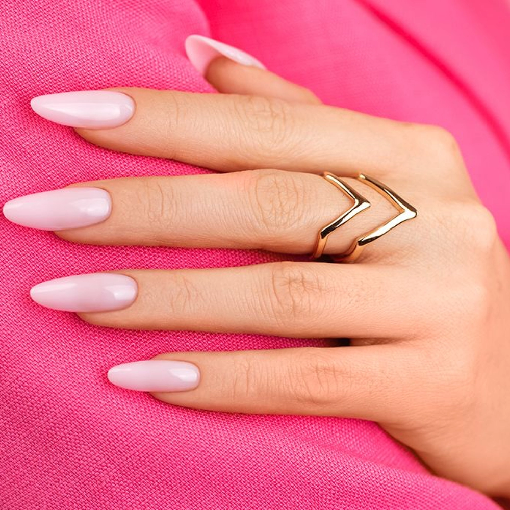 Victoria Vynn Bottle Gel One Phase Candy Pink 15ml - stylizacja paznokci w jasnym różu na żelu budującym