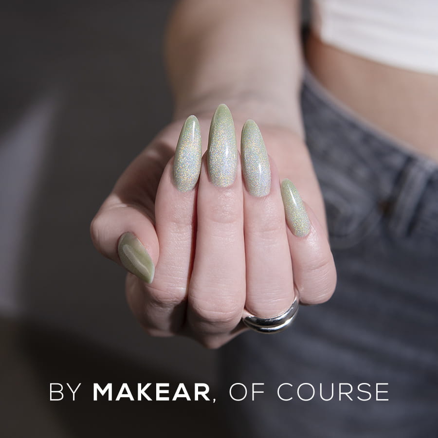 pol_pl_HC05-Holo-Cat-Eye-Lakier-Hybrydowy-Makear-1524_1.jpg