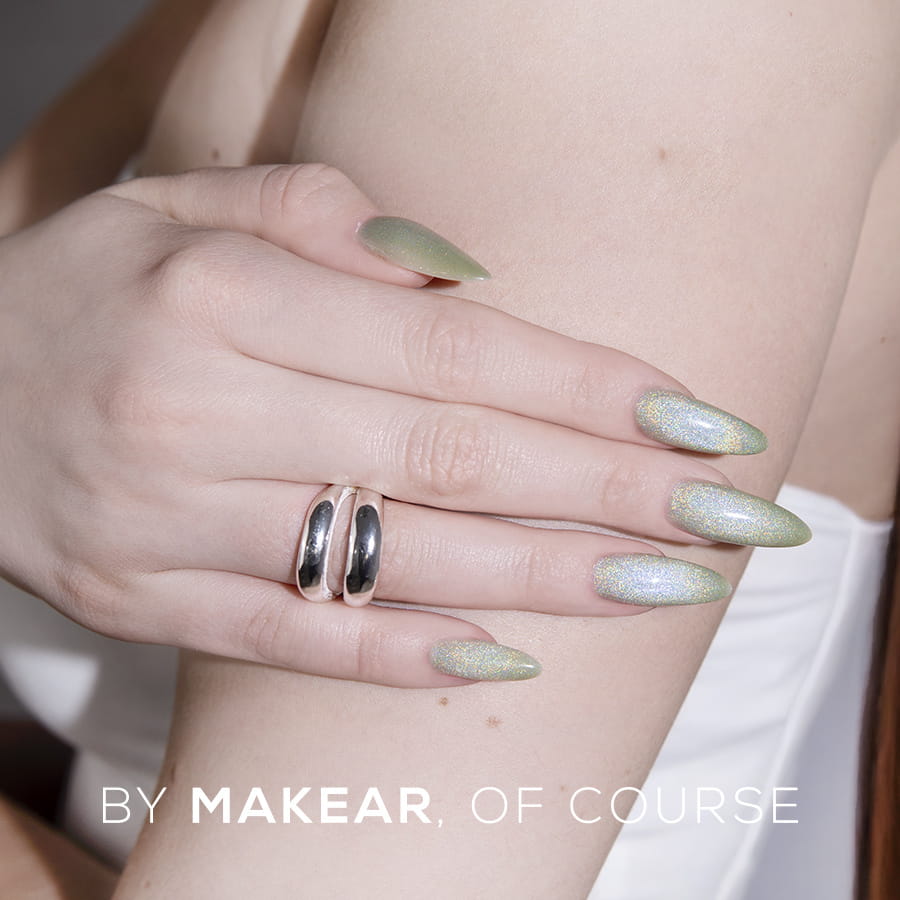 pol_pl_HC05-Holo-Cat-Eye-Lakier-Hybrydowy-Makear-1524_3.jpg