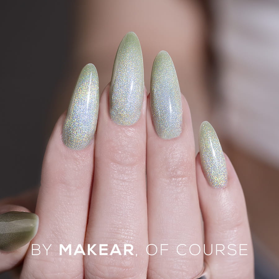 pol_pl_HC05-Holo-Cat-Eye-Lakier-Hybrydowy-Makear-1524_4.jpg