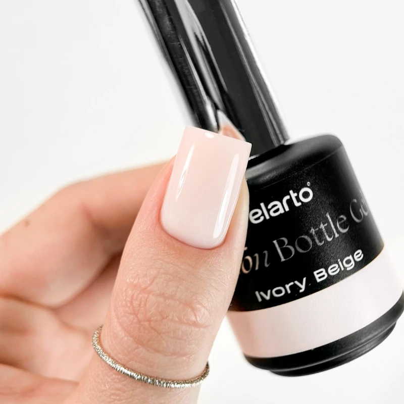 elarto-zel-budujacy-w-butelce-salon-bottle-gel-ivory-beige-15-ml-stylizacja.webp