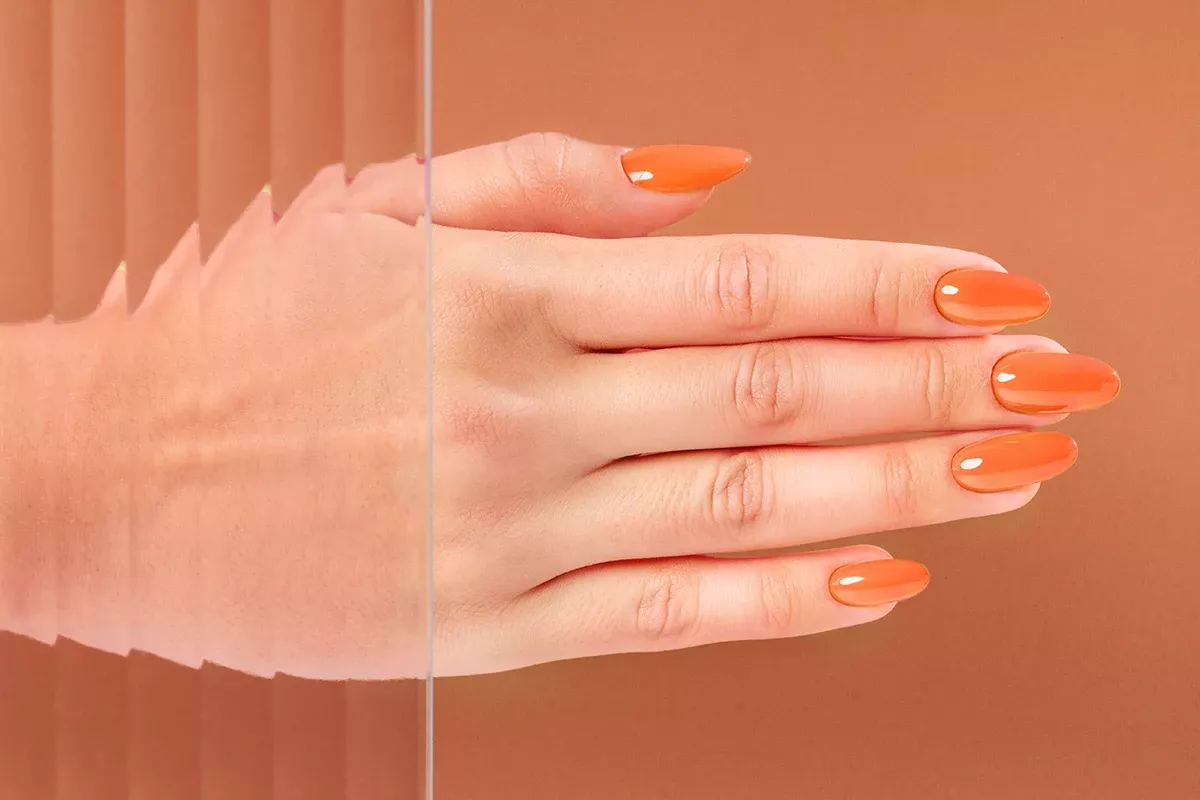 lakier_hybrydowy_437_gel_polish_FashionFollower_stylizacja_1200x800_0897.webp