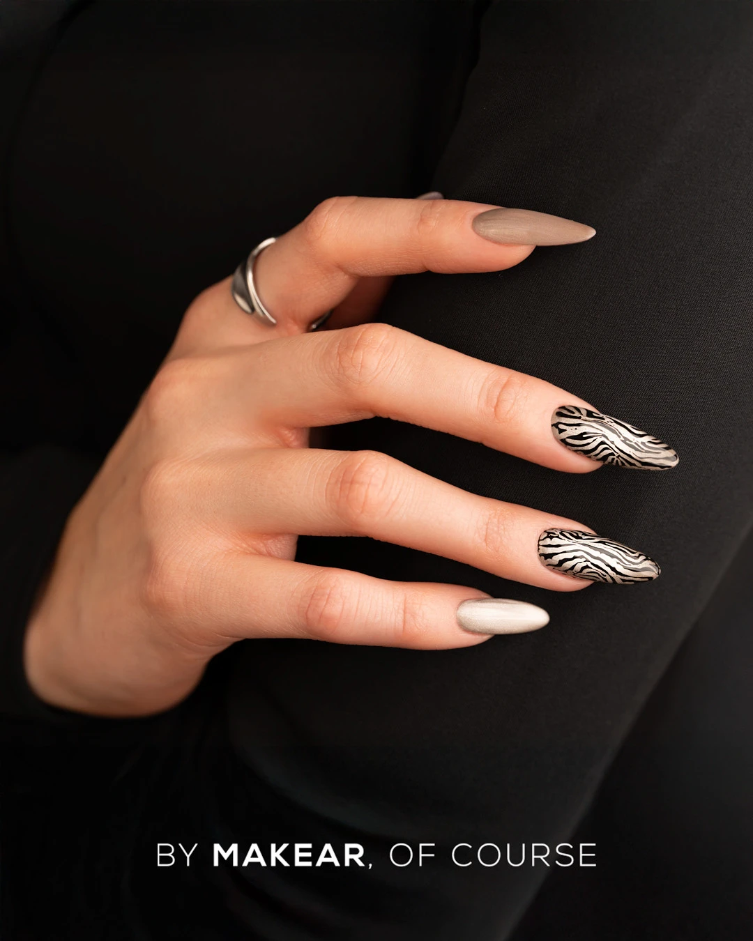 pol_pl_Scratch-Gel-Black-SG01-5-ml-1725_3.webp