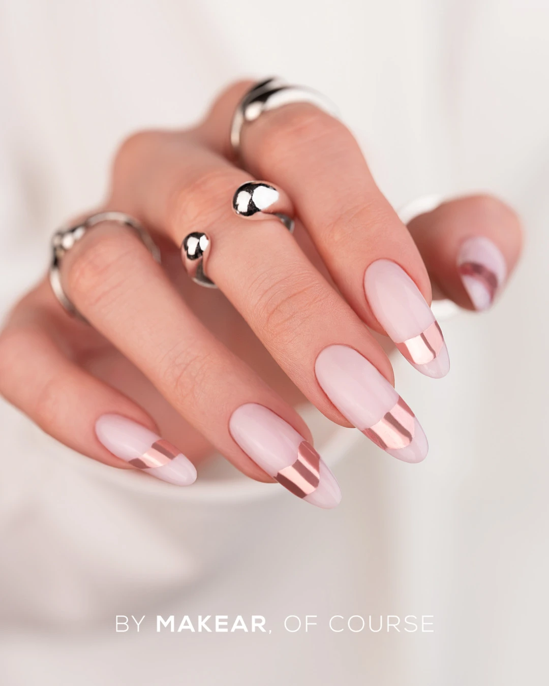 pol_pl_Pylek-w-Plynie-Chrome-Pink-MAKEAR-BC05-5-ml-1774_2.webp
