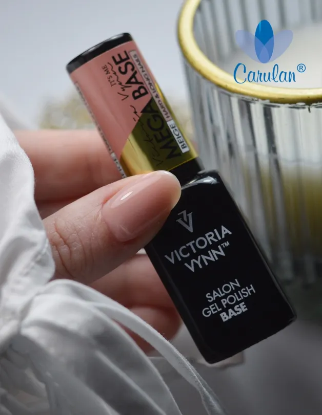 Mega Base Beige - beżowa stylizacja na naturalnej płytce, baza budująca Victoria Vynn 8 ml