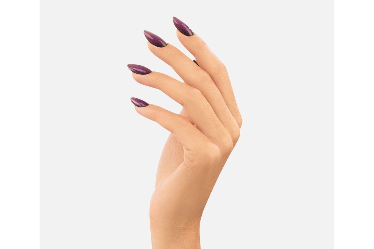 Lakier hybrydowy Victoria Vynn Gel Polish Cat Eye No. 232 Mokait Stone 8 ml - ciemny fiolet ze śliwkowym tonem i magnetyczną smugą cat eye