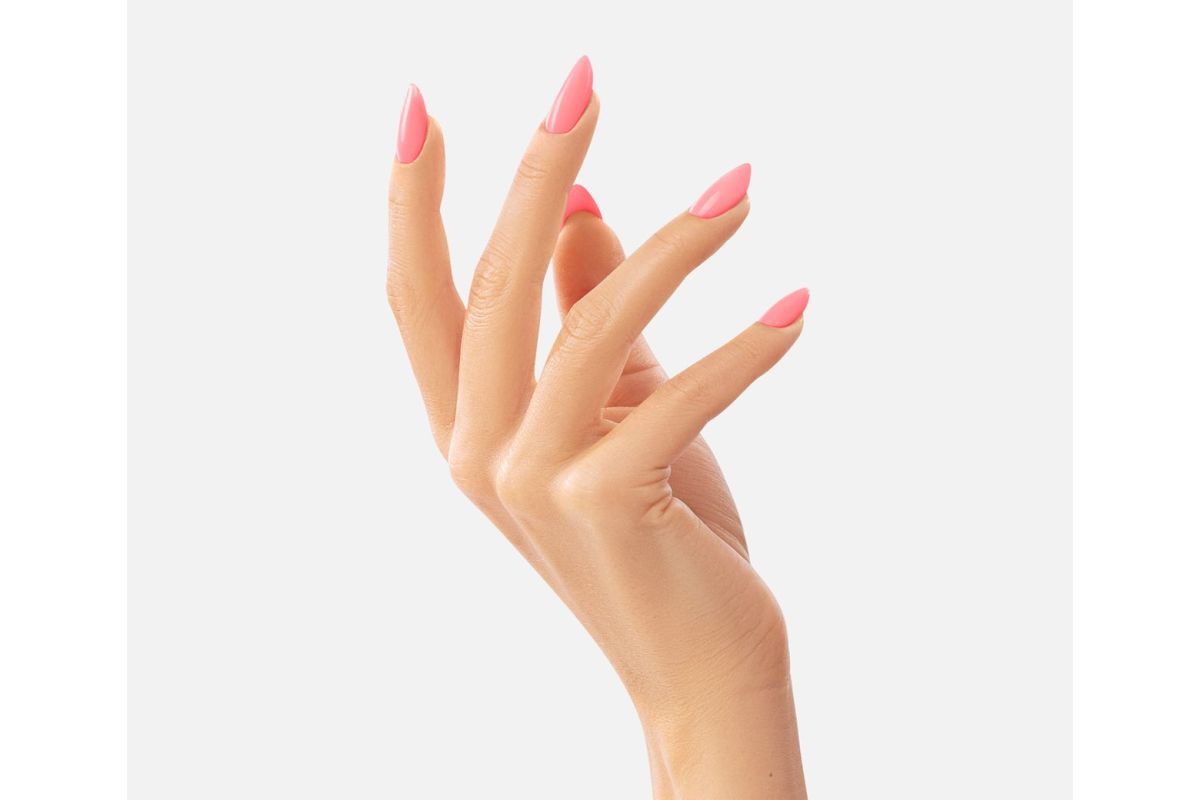Bezowy roz 165 Pinkish Beige na paznokciach - pelne rowne krycie na kazda okazje