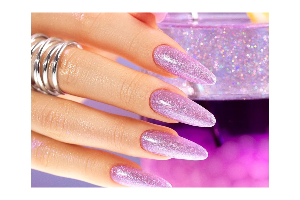 Lakier hybrydowy Victoria Vynn GEL POLISH nr 370 Donna 8 ml - wibrujący fiolet z brokatem