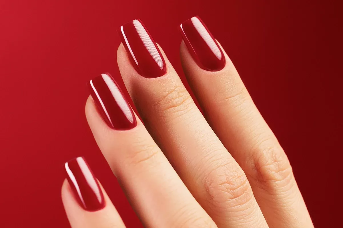 Głęboki bordowy 440 Redcoco - kryjący luksusowy lakier hybrydowy 8 ml