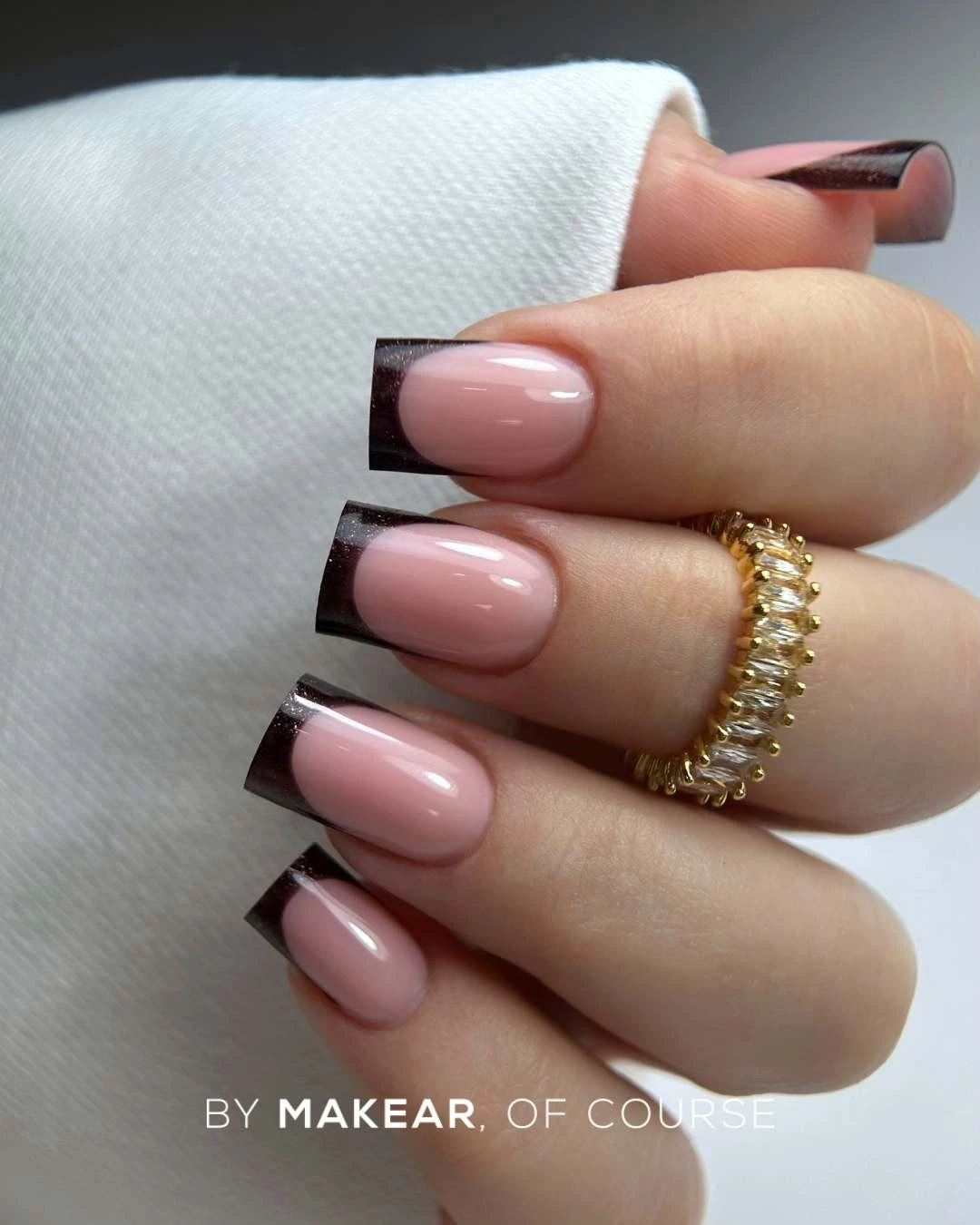 Makear lakier hybrydowy S04 Diamond - bakłażan z burgundem i delikatnym shimmerem, 8 ml