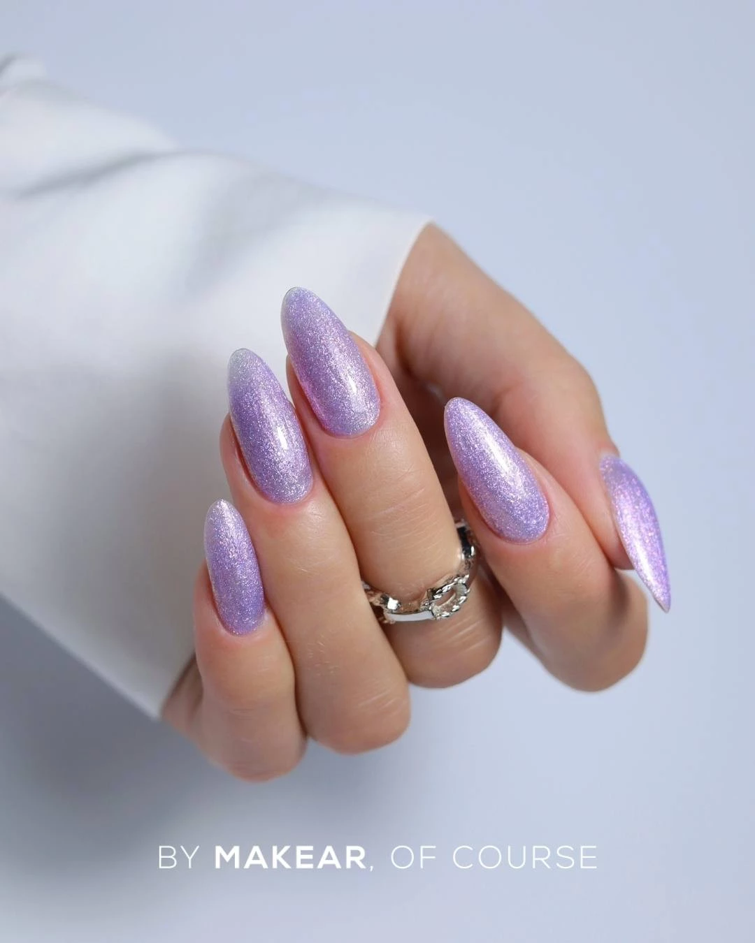Makear 403 Glossy - paznokcie w opalizującym liliowym fiolecie z wielowymiarową poświatą, 8 ml