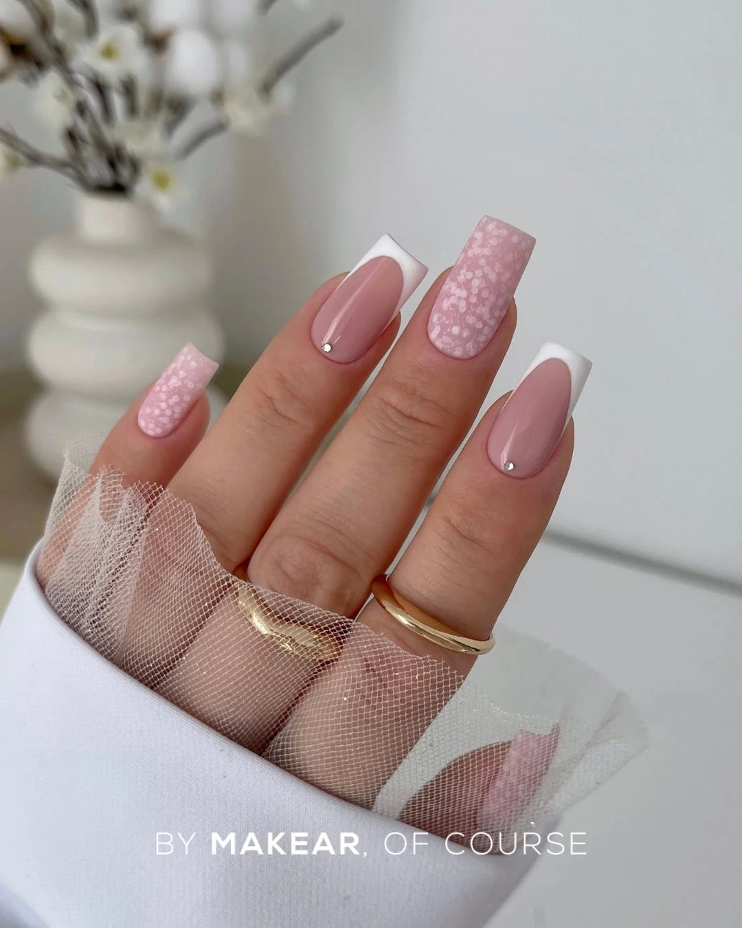 Makear lakier hybrydowy nr 618 Pudrowy beżowo-różowy nude - zdjęcie 5