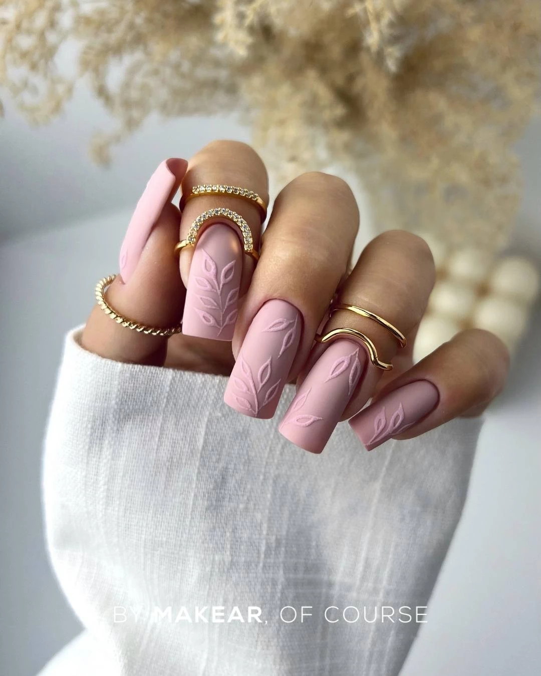 Makear lakier hybrydowy 956 Tuesday ciepły pastelowy róż - kolor na paznokciach, 8 ml
