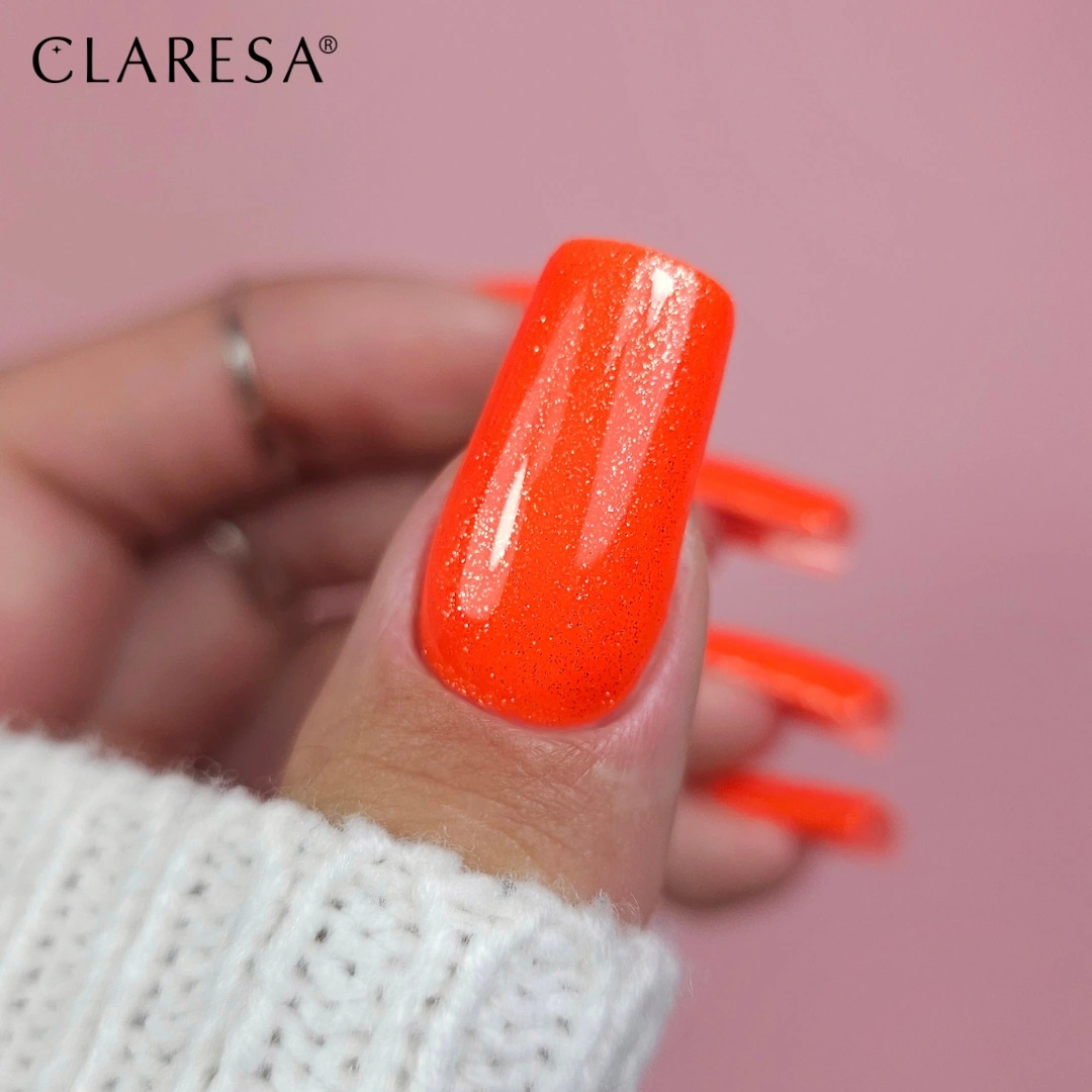 Zblizenie paznokcia z lakierem Claresa Funky Disco 2 Orange Pop