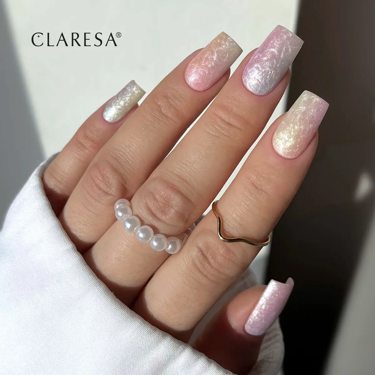 Stylizacja paznokci Claresa Cloud Pastel – perłowy french ombre w pastelach