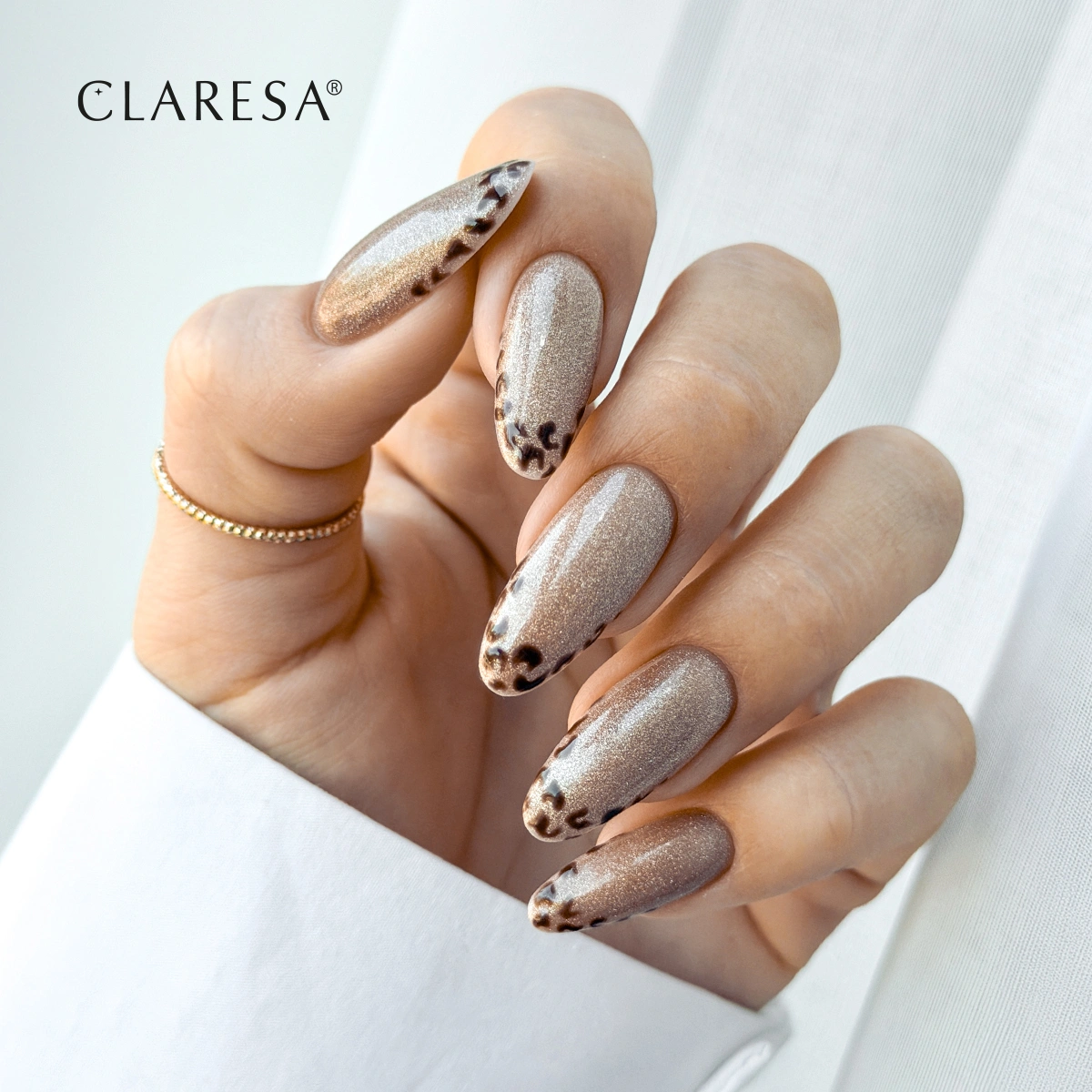 Stylizacja paznokci Claresa Cat Eye Light Brown, motyw panterki