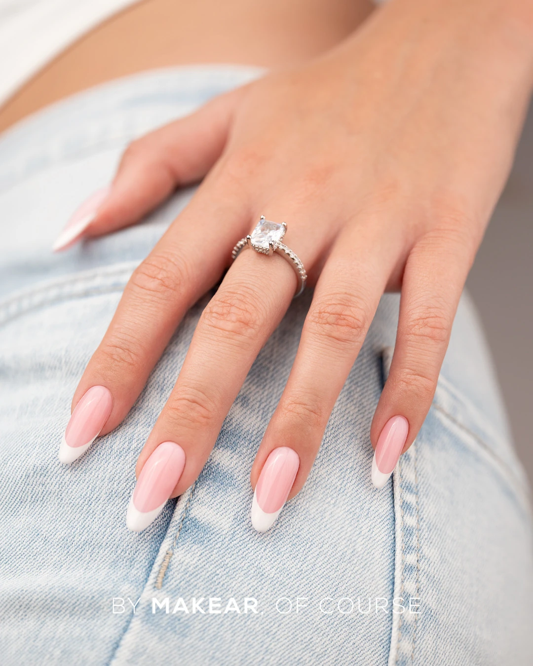 French manicure na bazie Makear 605 Milky French - roz z bialym usmiechem
