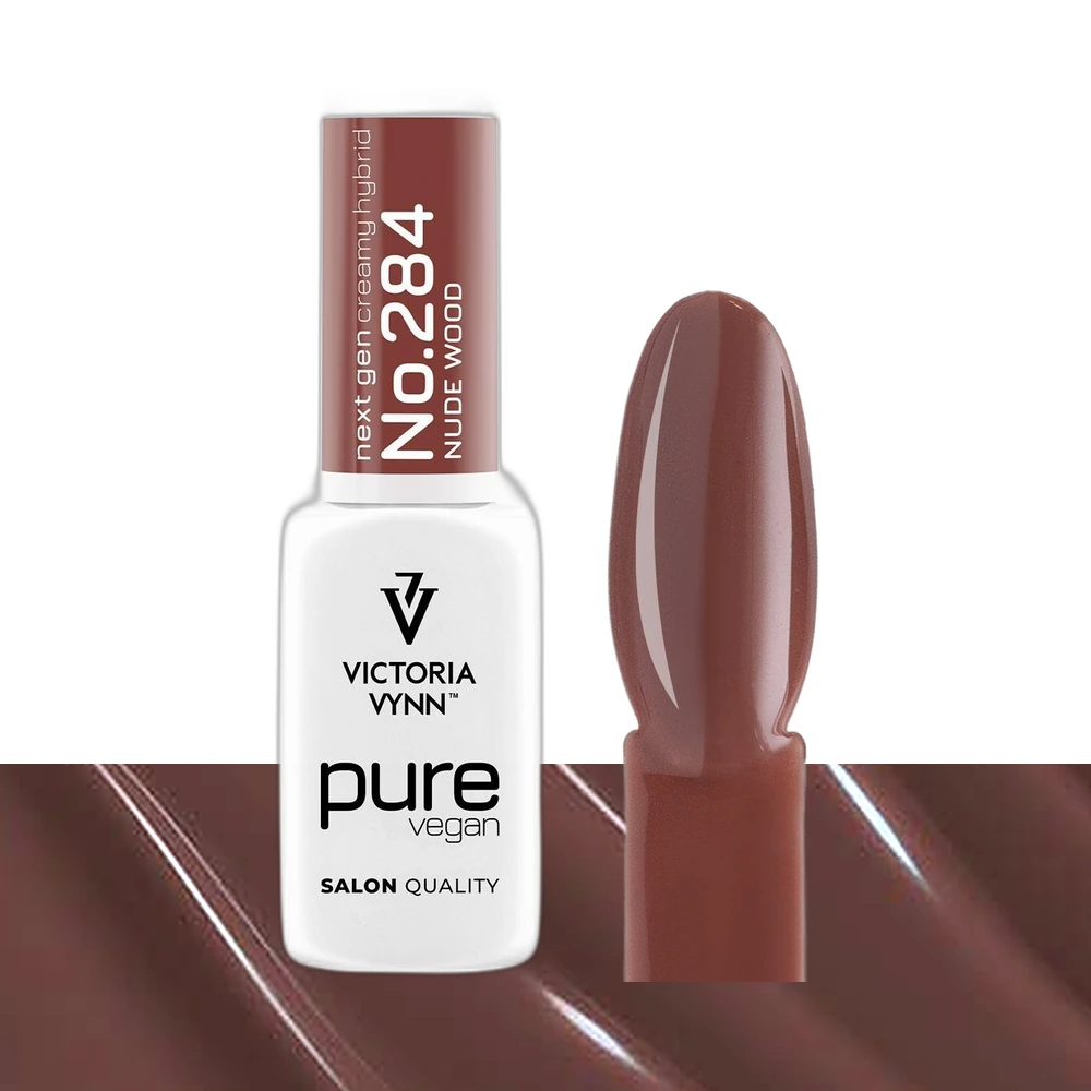 Victoria Vynn Pure Vegan Creamy Hybrid nr 284 Nude Wood 8 ml, butelka obok paznokietnika z jasnobrązowym lakierem
