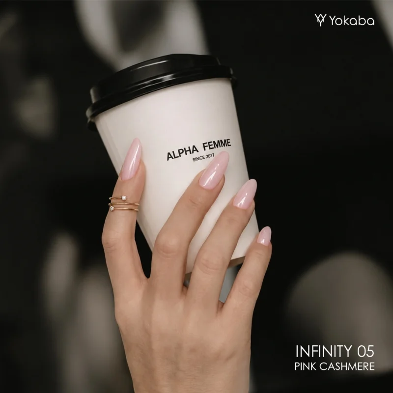 Migdałowe paznokcie pomalowane lakierem Yokaba Infinity 05 Pink Cashmere