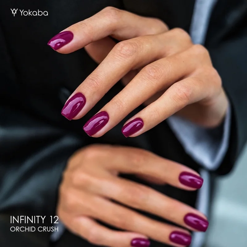 Kwadratowe paznokcie pomalowane lakierem Yokaba Infinity 12 Orchid Crush